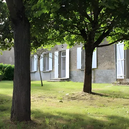 Du Château De Saveilles Paizay-Naudouin-Embourie