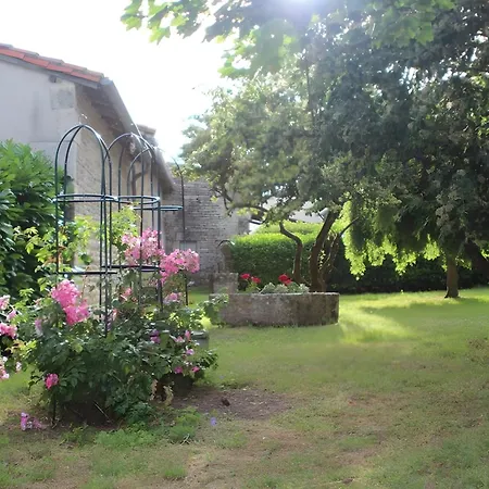 Du Château De Saveilles Hébergement de vacances